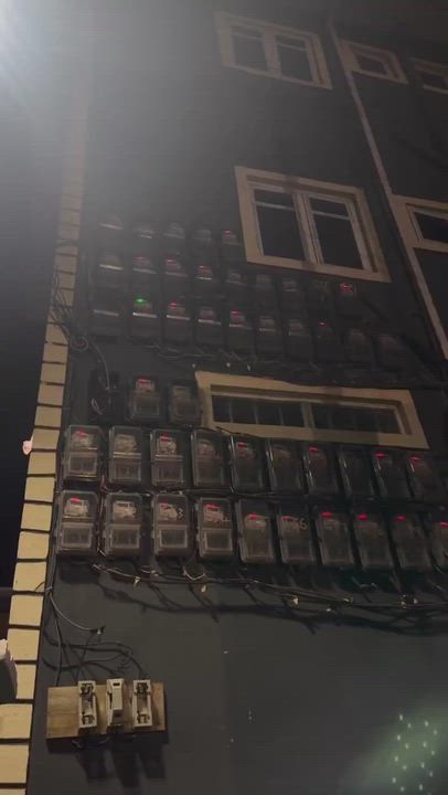 Man shares video of lots of  electric ⚡️ meters making noise because the owners can’t recharge enou...