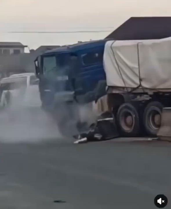 Brake Failure Drama in Ihiala: Truck Driver’s Split-Second Diversion Averts Disaster