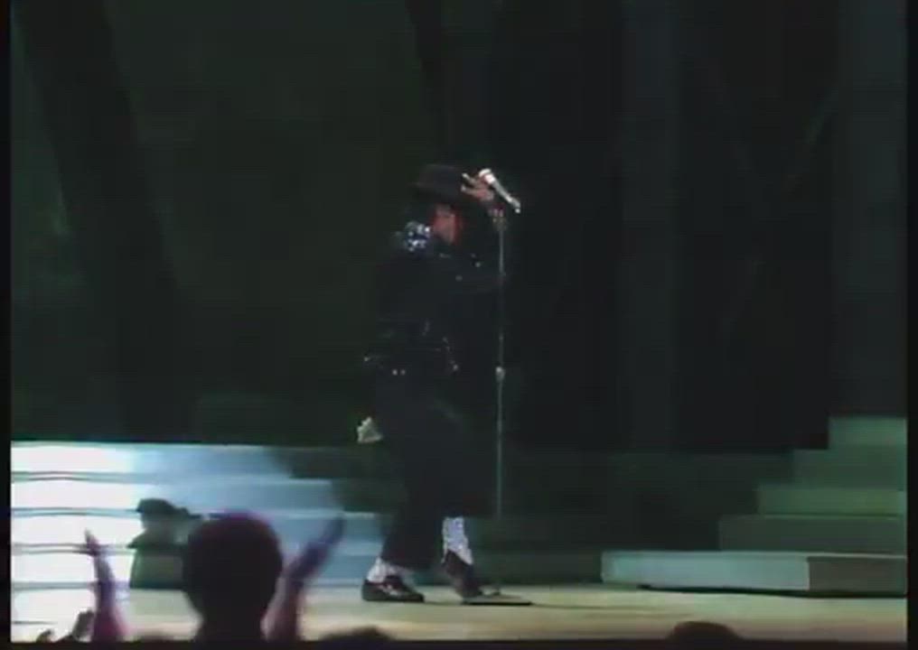 Beyond mere performance, He was truly pure magic alive on stage with every movement. 

#KingOfPop