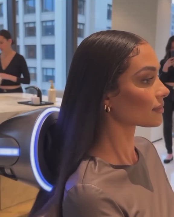 The future is now: China is rolling out high-tech automated hair weaving machines quickly creating i...