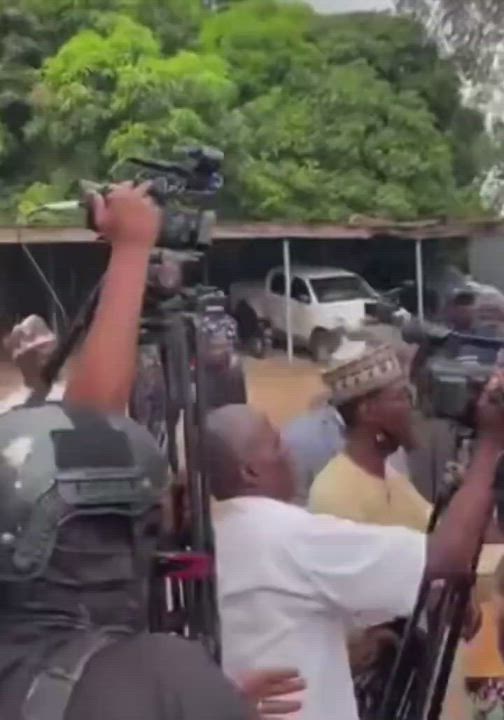 The moment Nasir El-Rufai arrives at the Kaduna State High Court today  for ruling on his bail appli...