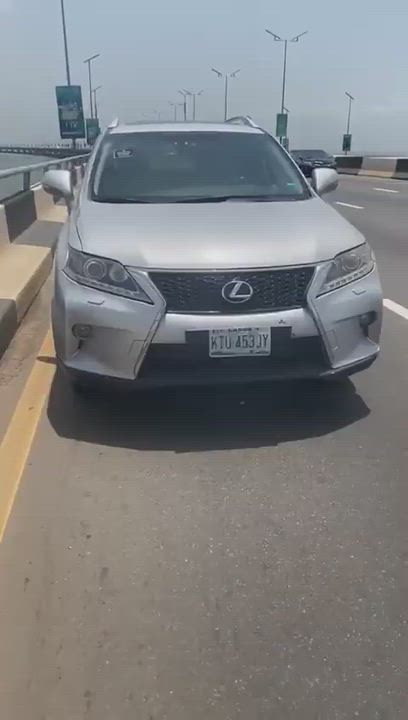Man jumps off 3rd mainland bridge in Lagos trying to end it all