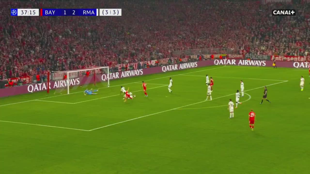 Harry Kane has reached 50 season goals with #Bayern in all competitions ⚽🔥

⏱️38': Bayern 2 - 2...