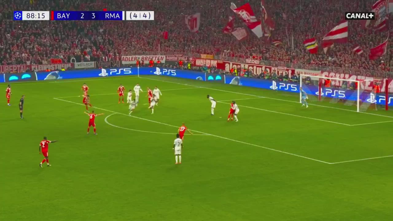 Luis Díaz equalized the game for #Bayern in the minute 89, retaking the aggregate lead ⚽🔥

⏱️ 89...