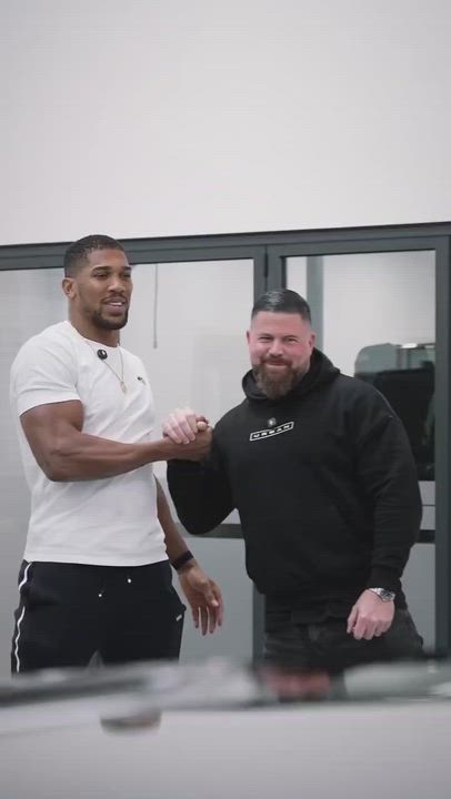 Anthony Joshua just bought a Defender Jeep for himself 🔥🔥