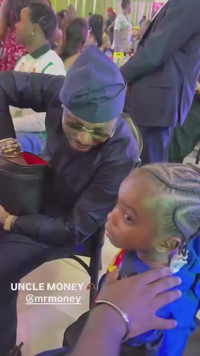 Singer Asake just gave Teezee’s child millions at an event