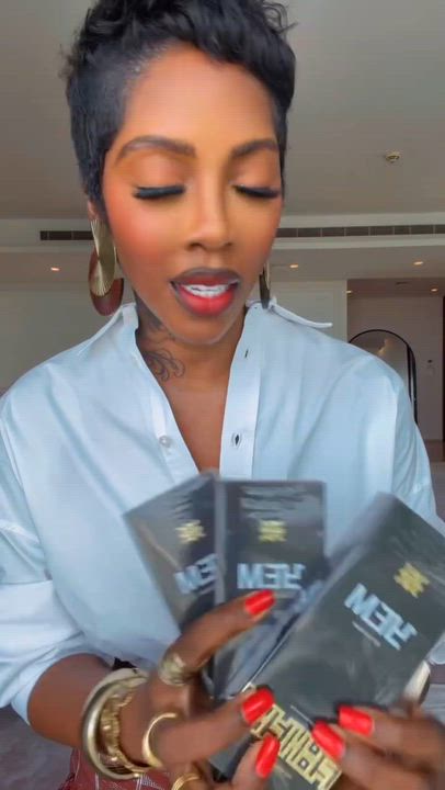 Nigerian singer Tiwa Savage showed support for the new makeup collections of her colleague, Yemi Ala...