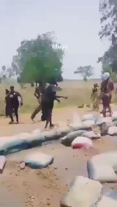 Video of Protesting Women Sack Military Checkpoint In Plateau Over Rising Killings, Soldiers' Failur...
