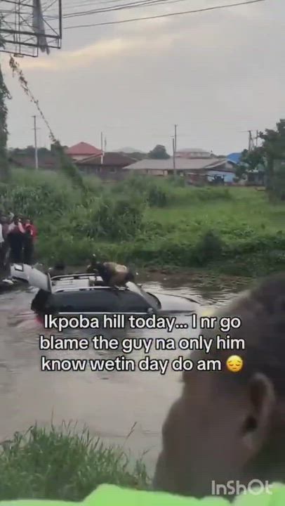 Car Plunges into Ikpoba Hill River in Benin city, Edo state