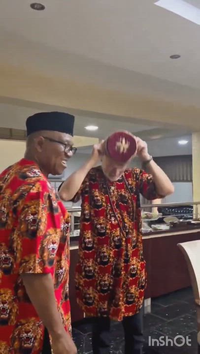 Peter Obi with the European Union ambassador at his home in Onitsha, Anambra State.🇳🇬