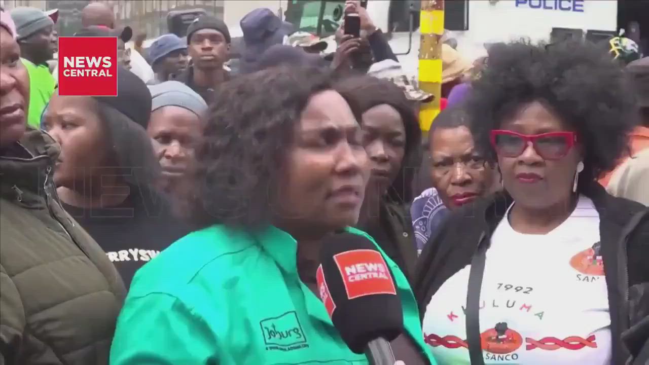 South Africans are now attacking their own sisters married to foreigners.

Saying they should leave...