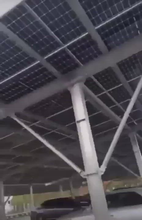 Nigerian 🇳🇬 Man shares video of solar panels installed at Aso Villa, Abuja.