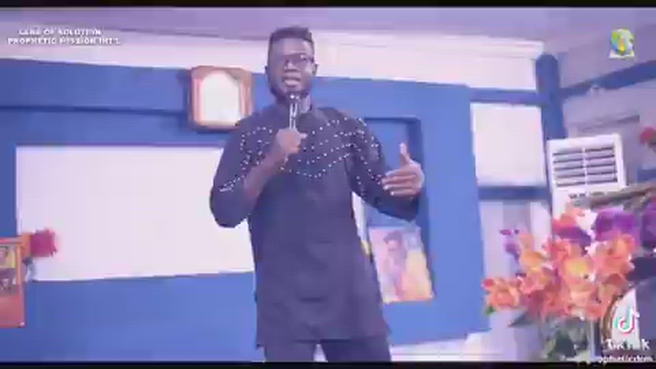 Someone should help us find this man. Wetin be this🤣🤣🤣