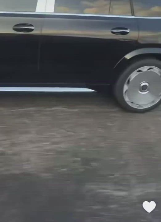Asake moving with friends in Lagos this morning. See  convoy 😳