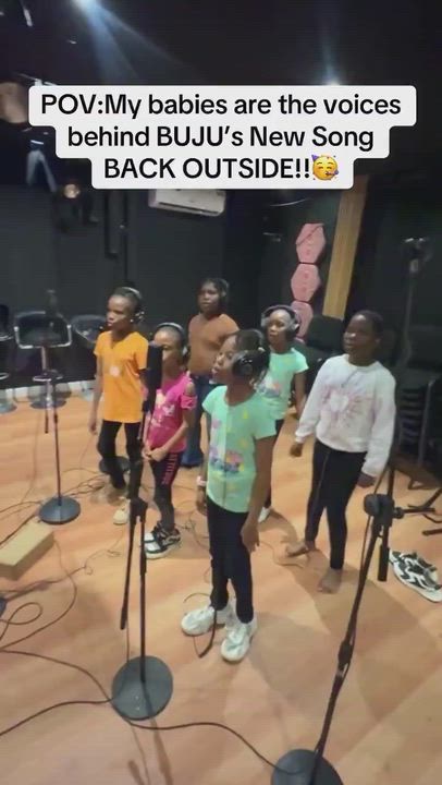 These kids sang the chorus of the song back outside by BNXN and Sarz 🔥🔥🔥😍🙌🏾