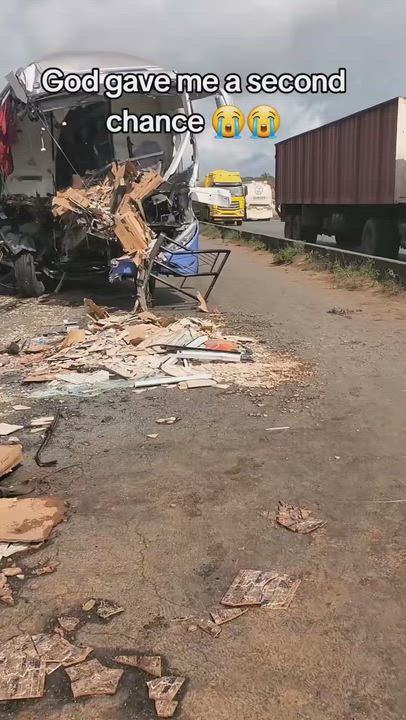 Many d€ad as luxury bus Travelling From Lagos To Onitsha get involved in serious accident