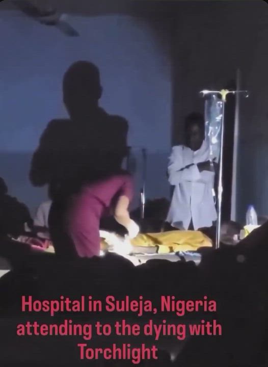 A Viral video of a nurse attending to an emergency patient with torchlight, at a hospital in Suleja...