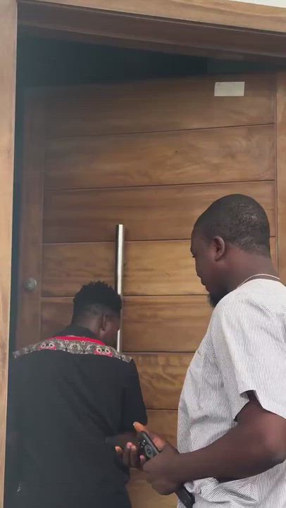 Muyiwa Ademola visited lateef Adedimeji and his wife Mo' bimpe to see their triplet