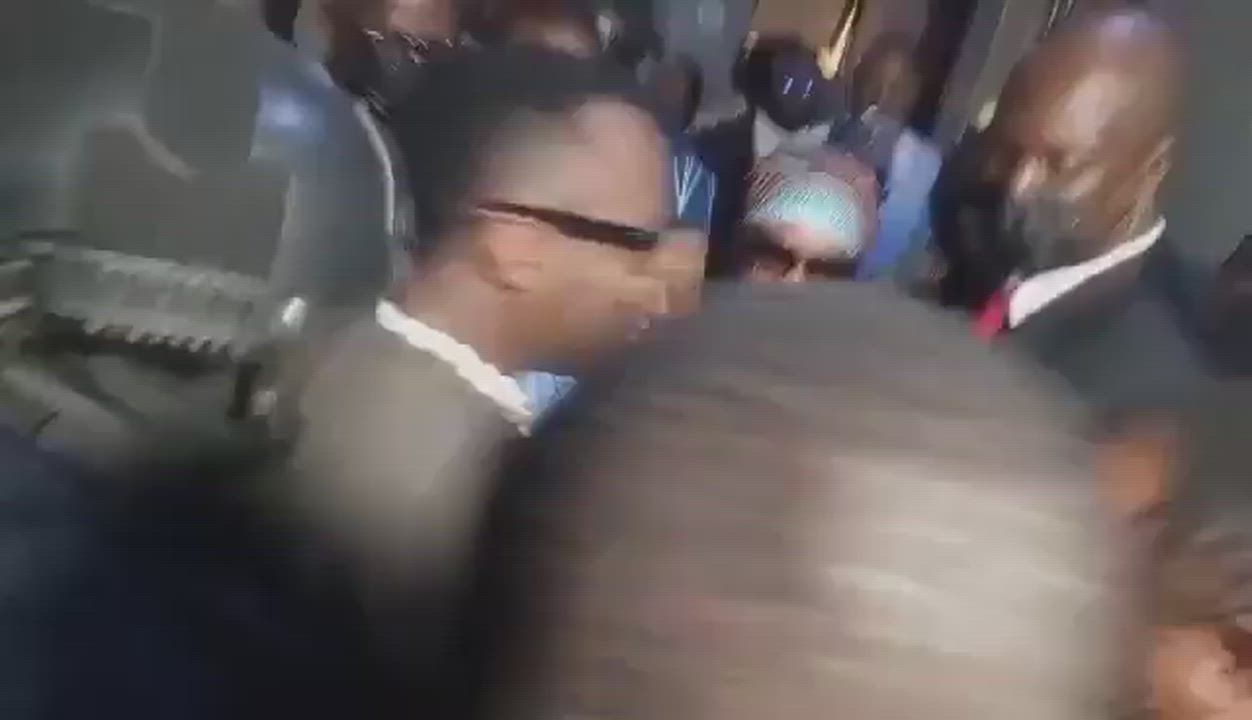 Video of Sowore's squad and security personnel clash as Mallam Nasir El-Rufai walks away from court