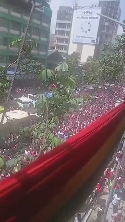An estimated 1Million Kenyan Arsenal Fans storm Nairobi CBD for Mock - Title Trophy Parade.