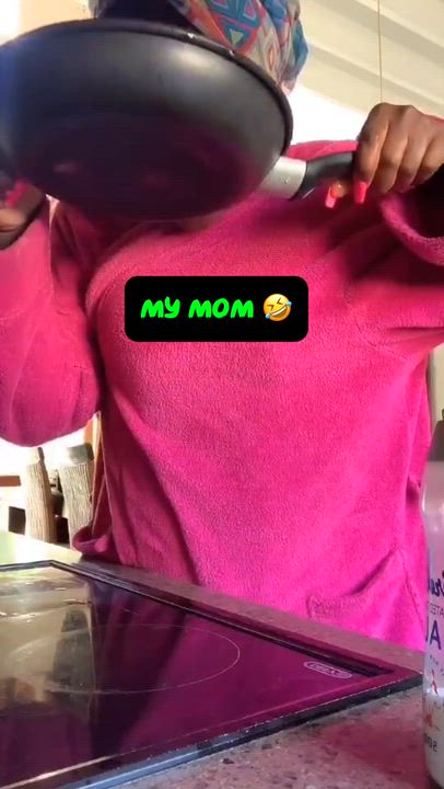 African moms be like: 😭🤣
#LekeeLekee #AfricanMoms
