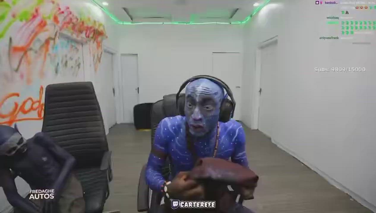 The paint Carter efe used in designing his body and face almost Bl!nd am tonight😭😂…. Then his chat...