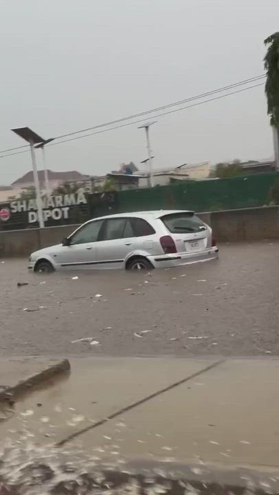 Flooding in some parts of Abuja after the rainfall 🌧️