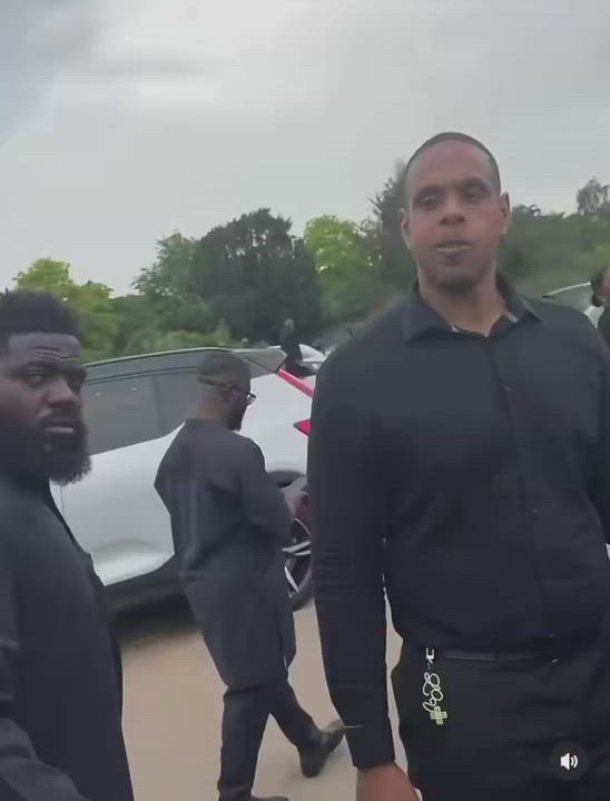 Davido friend was laid to rest today, See wetin Cubana chiefPriest deh talk 🥲🙆‍♂️😭