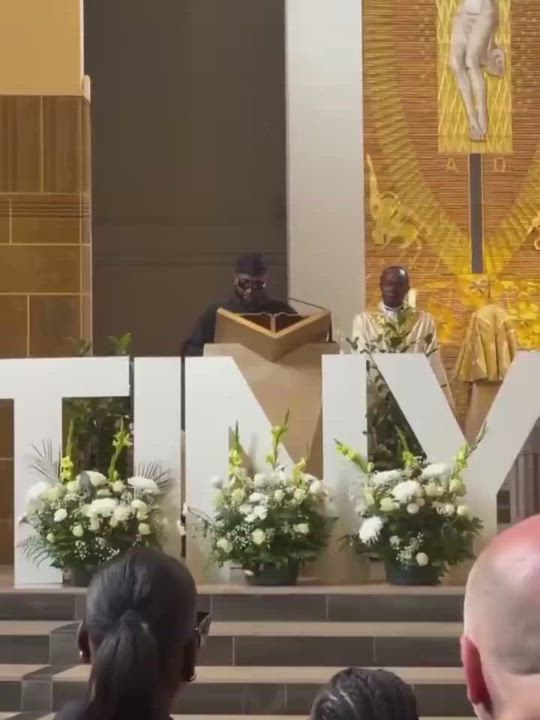“I won’t lie, this is very difficult and it doesn’t feel real”

~ Davido gets emotional as he speaks...