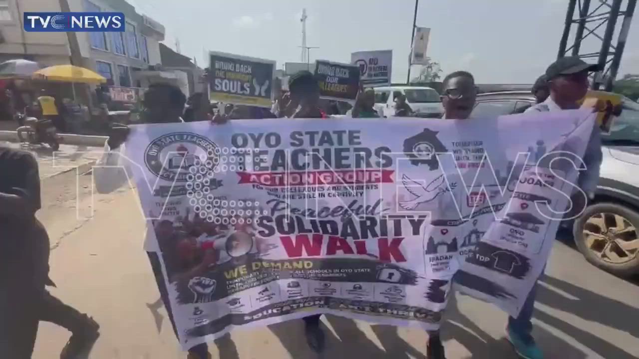 Oyo State Teachers take to the streets to protest against insecurity