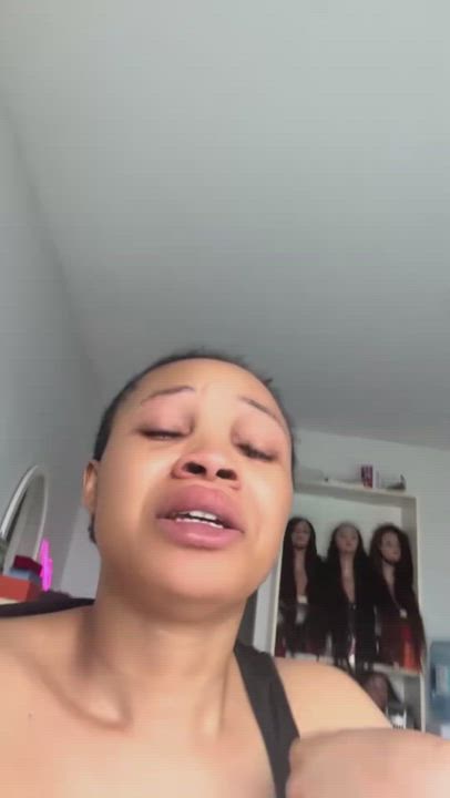 “Nigerians please come and help me, Kidnappers just kidnapped my mother, and They gave us 1 week to...