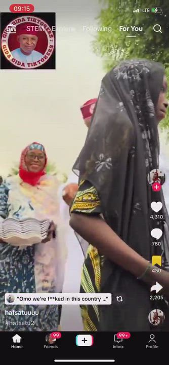 WATCH 🇳🇬🍽️: Kano State Governor Abba Kabir Yusuf distributes plates to residents as empowerment pack...