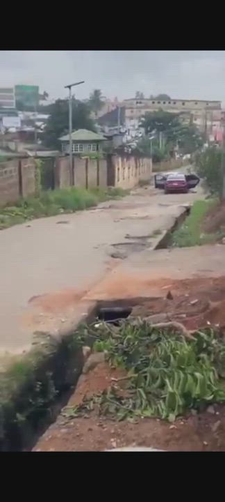 🚨🇳🇬 IBADAN IN SHOCK!

A disturbing video allegedly linked to the abduction of a relative of Nigeria...