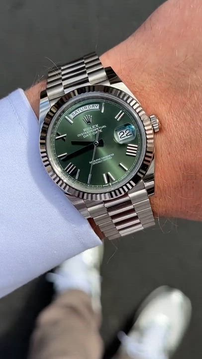 ROLEX OYSTER PERPETUAL DAY-DATE 
PRICE:100,000 NAIRA ONLY
NATIONWIDE DELIVERY AVAILABLE
