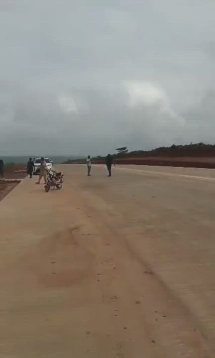 A private jet landed on the 2nd Niger Bridge in Delta State to avert a crash