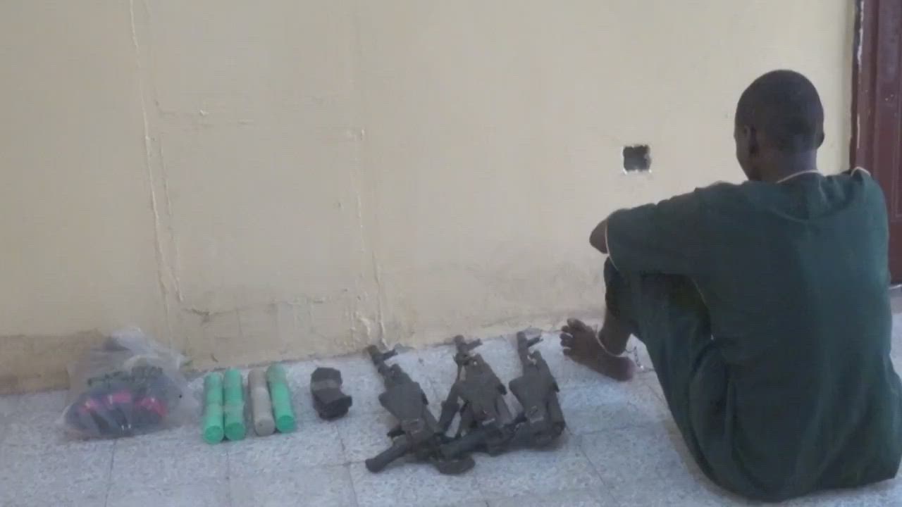 BOOOOOOOOM 🔥 🔥 🔥 🔥 🔥 

KANO SECURITY OPERATIVES INTERCEPT SUSPECTED ARMS COURIER, RECOVER ASSAU...