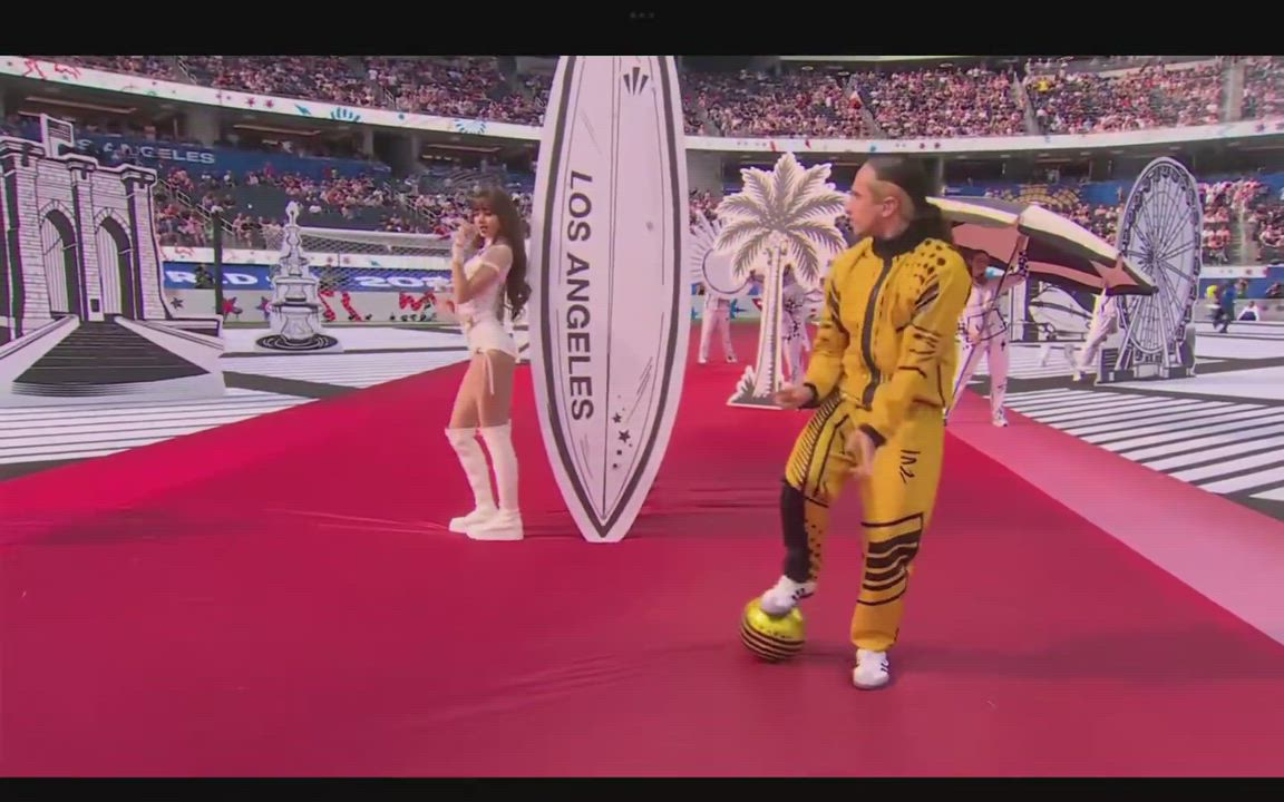 🇳🇬 Nigerian superstar Rema performed "GOALS" alongside Thai superstar Lisa🇹🇭 and Brazilian superstar...