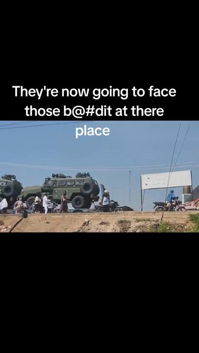 JUST IN: 🇳🇬🪖🔥🔥 Nigerian Army deploys more Heavy military vehicles and weapons as seen moving thro...