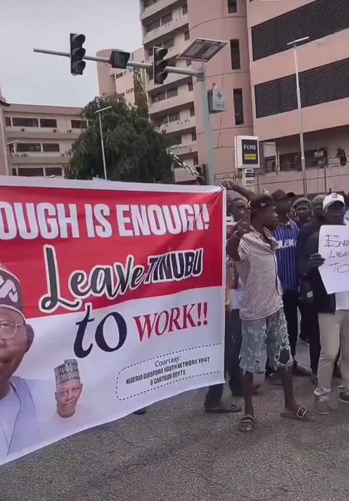 “Allow Tinubu to work” — Pro-Tinubu group accuses Makinde of hiding k+dnapped children over presiden...