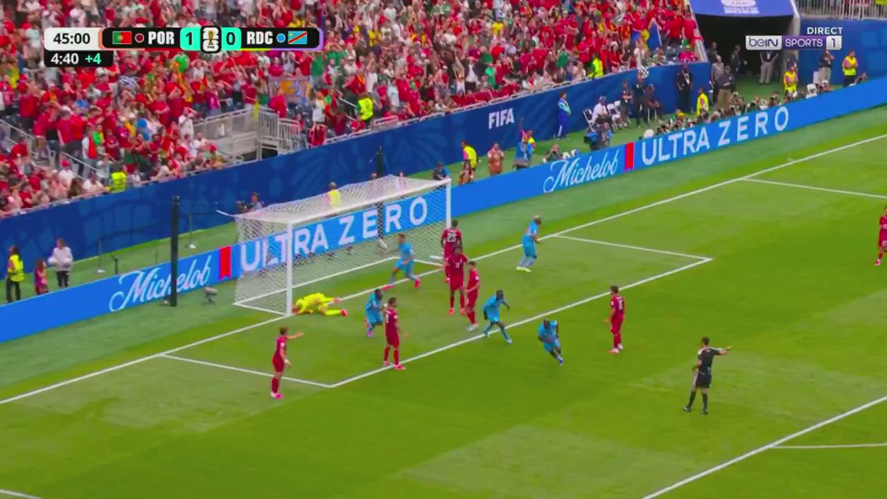 HISTORIC GOLAZO!! Yoane Wissa scored DR Congo’s first ever goal at a World Cup 🏆.

⏱️ Half-time: Po...