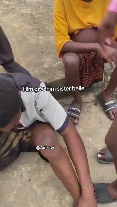 A Resident has  confronted a young man after he impregnated his blood sister.😳