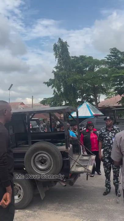 The Commissioner of Police Rivers State has confronted police officers who blocked road illegally in...