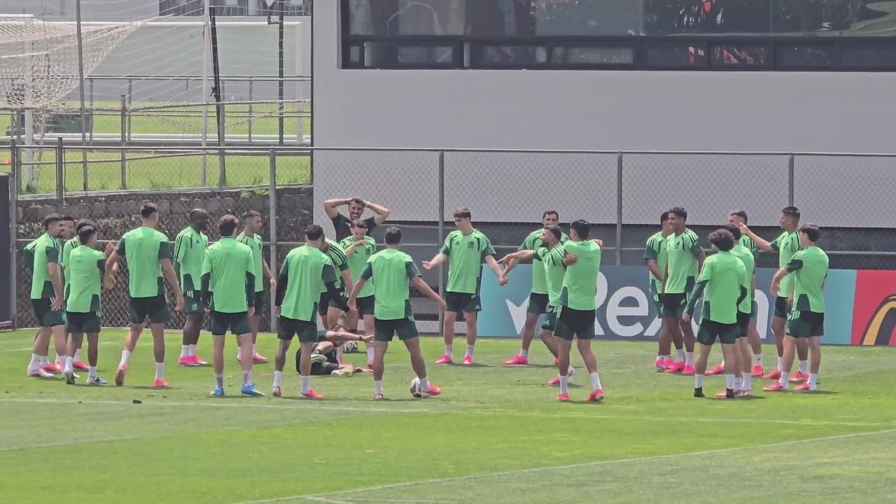 Because after all, it's a game!. México's squad is having fun during their training session ⚽

The...