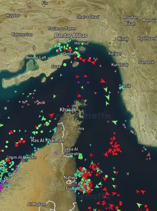 JUST IN: Ship traffic in the Strait of Hormuz over the last 24 hours.

#News #oil🛢️ #gas