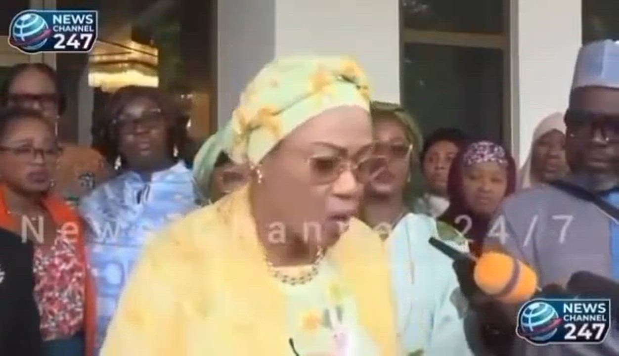 This woman just thank God say I no dey there 
I for stone her for head..
Go prison bcuz na the only...