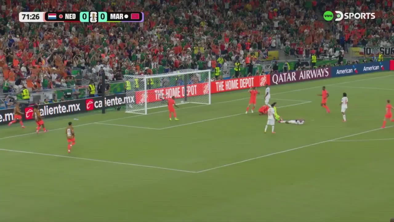 Cody Gakpo was emotional after scoring the Netherlands’ go-ahead goal. All his teammates hugged him...
