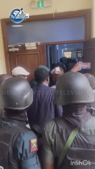 The moment Omoyele Sowore arrived at the Federal High Court, Abuja, for his court proceedings