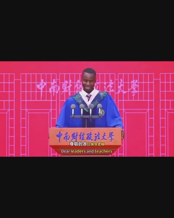 This Nigerian 🇳🇬 Graduate Nnabuike Chisom has gone viral after delivering a keynote address in fluen...