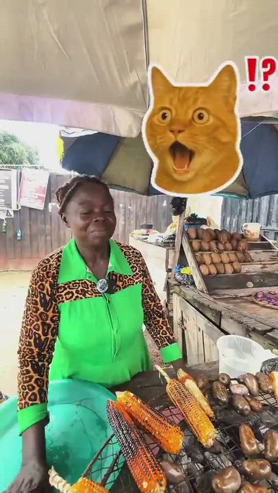 A Woman selling roasted corn sparks reactions after claiming she makes ₦2.5 million monthly