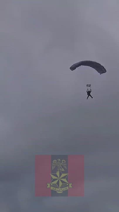 Nigerian  Army soldiers skydiving from a C-130 at 12,000ft  🔥🔥🔥